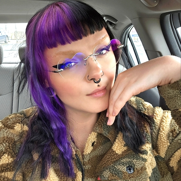 Meet your Posher, Avery - Picture 1 of 1